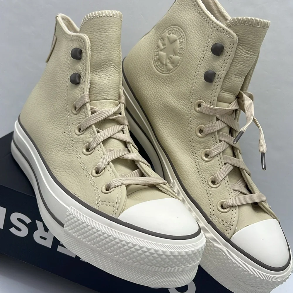 Converse Women's High-Top Platform Sneakers CTAS LIFT HI MISO GLAZE/TRUFFLE